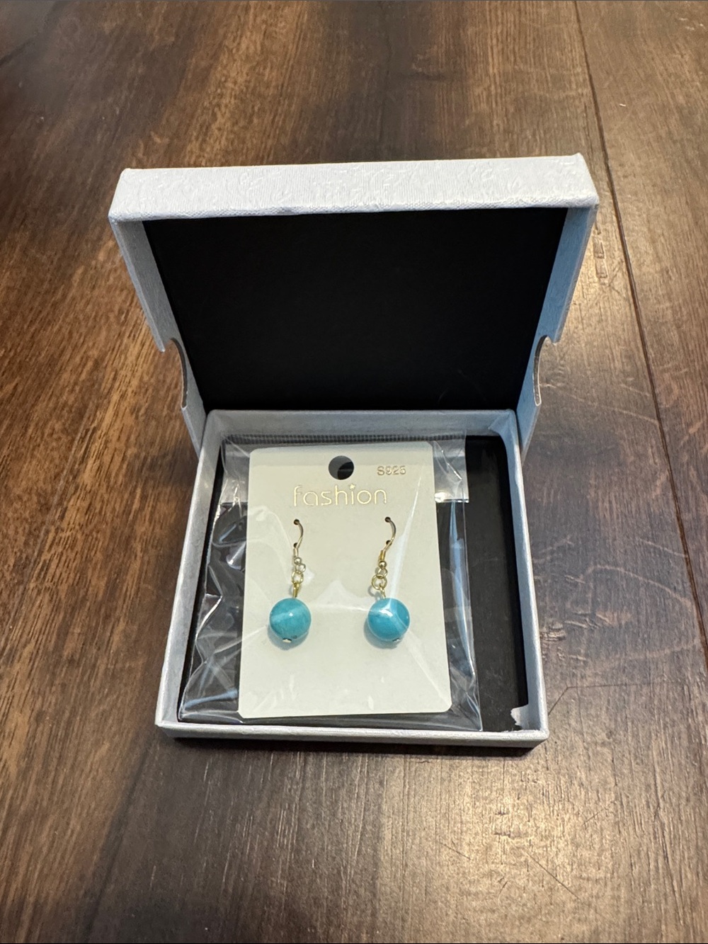 Gold-Tone Turquoise Costume Jewelry Drop Earrings New in Box - Picture 2 of 2